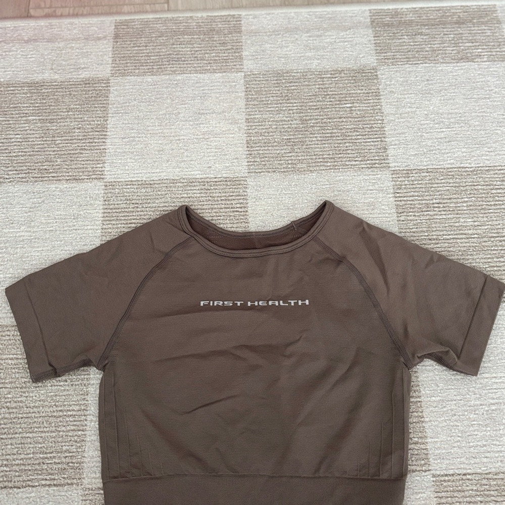 First Health Taupe Brown Short Sleeve Active Crop Top Size S